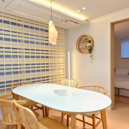 Urban Corner Stay New Building 2 Rooms, 1 Living Room, 1 Kitchen # Seokchon Lake Cherry Blossom # Lotte World # Kspo